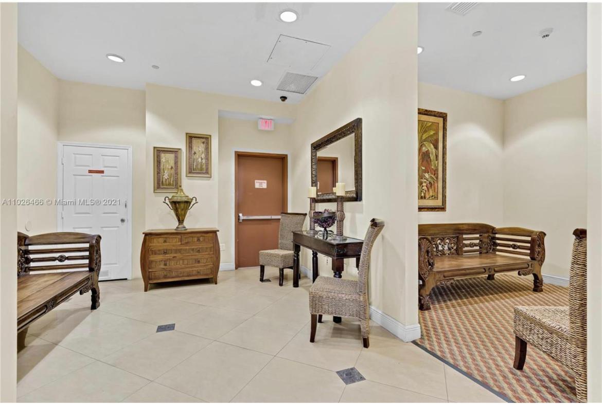 Private Bedroom In Miami - Coral Gables 601 Exterior photo