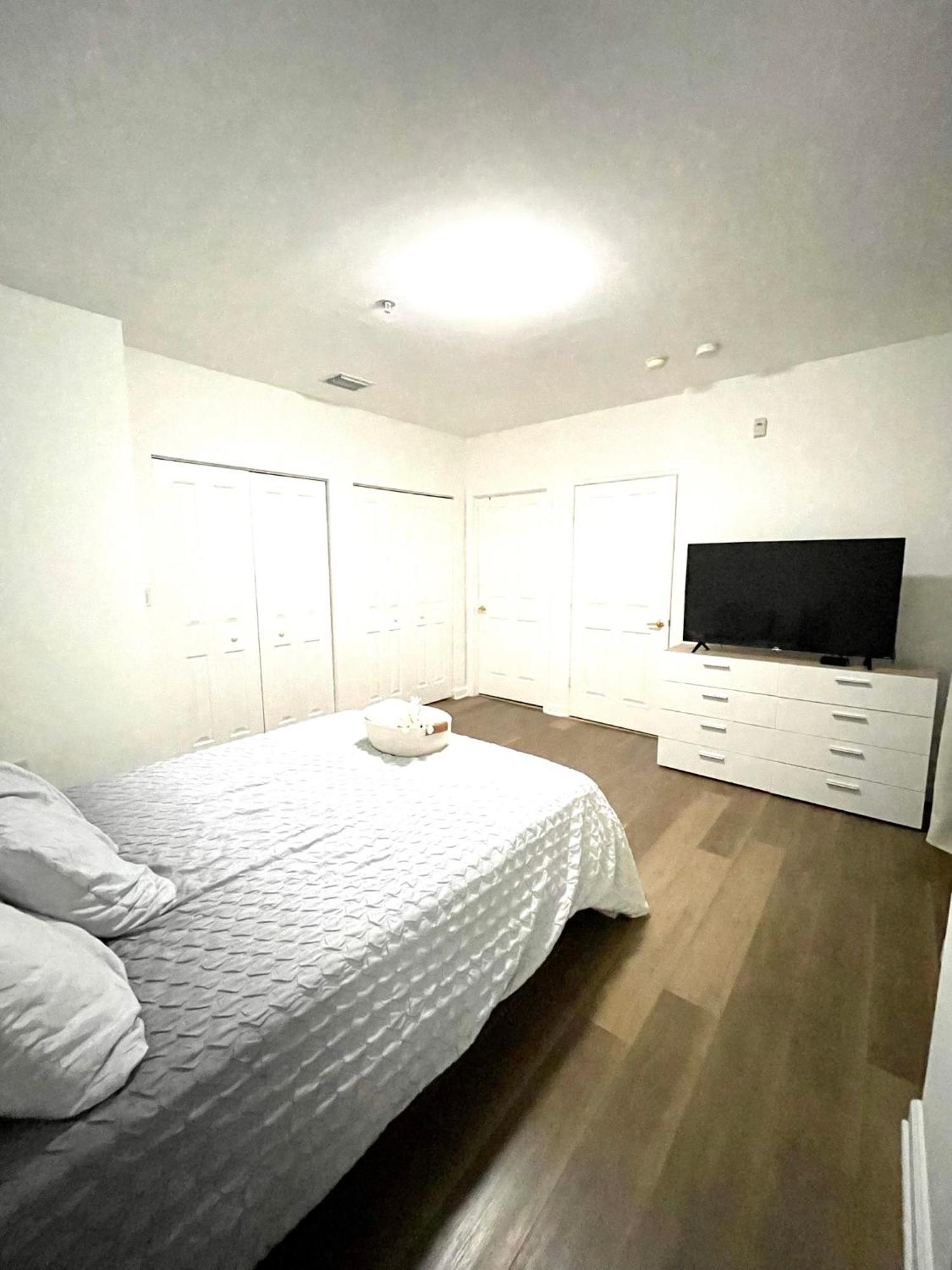 Private Bedroom In Miami - Coral Gables 601 Exterior photo